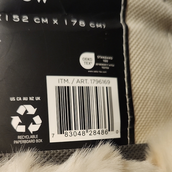 Frye Plush Faux Fur Throw in Cream - Picture 2 of 3